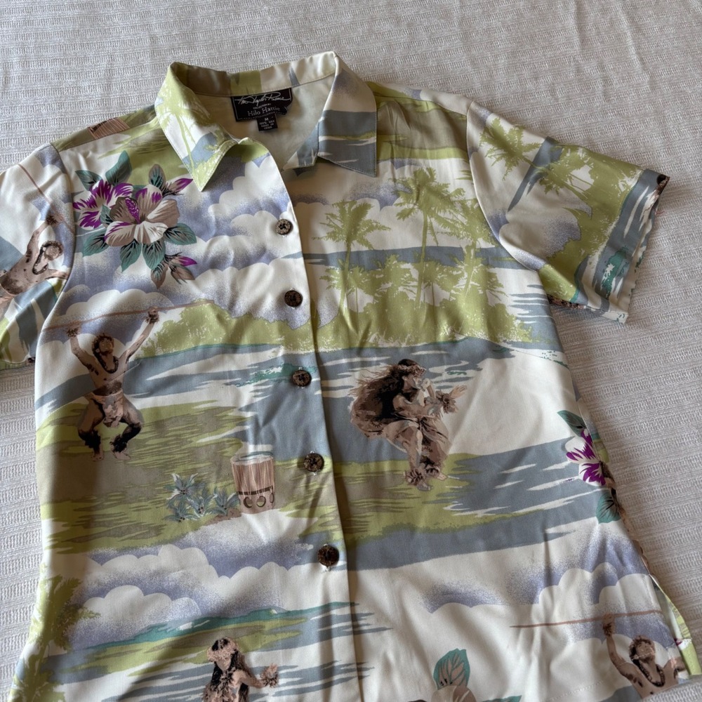 Vintage Hilo Hattie Kim Taylor Reece 100% Silk Tropical Hula Print Shirt Medium